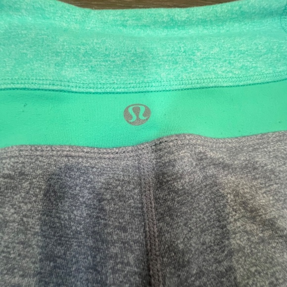 Lululemon Groove REVERSIBLE Crop Wide Leg Leggings Gray/black Gray/teal Size 2 - Picture 8 of 11